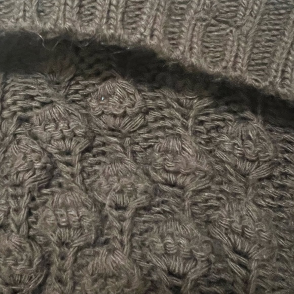 Olian Maternity Sweater, size XS - Picture 4 of 13